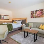 Seehotel Jaegerwirt מלון Turracher Hohe