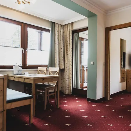 Seehotel Jaegerwirt Szálloda 4*