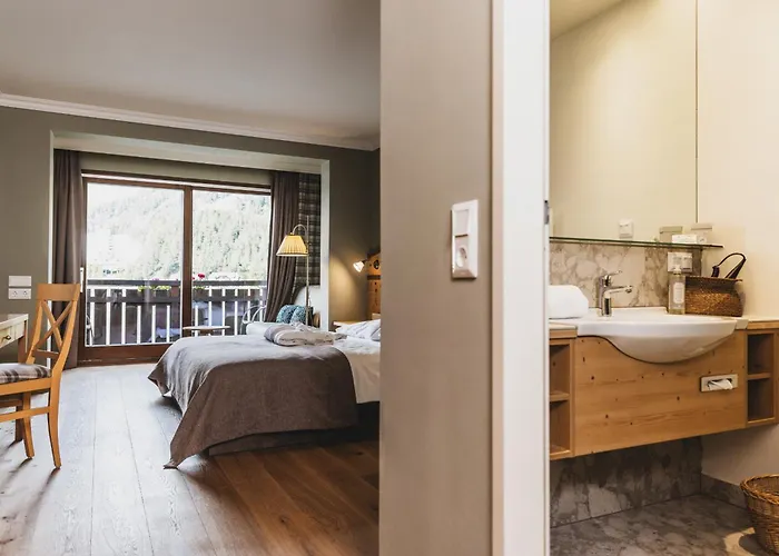 Seehotel Jaegerwirt Hotel