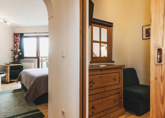 Seehotel Jaegerwirt Hotel